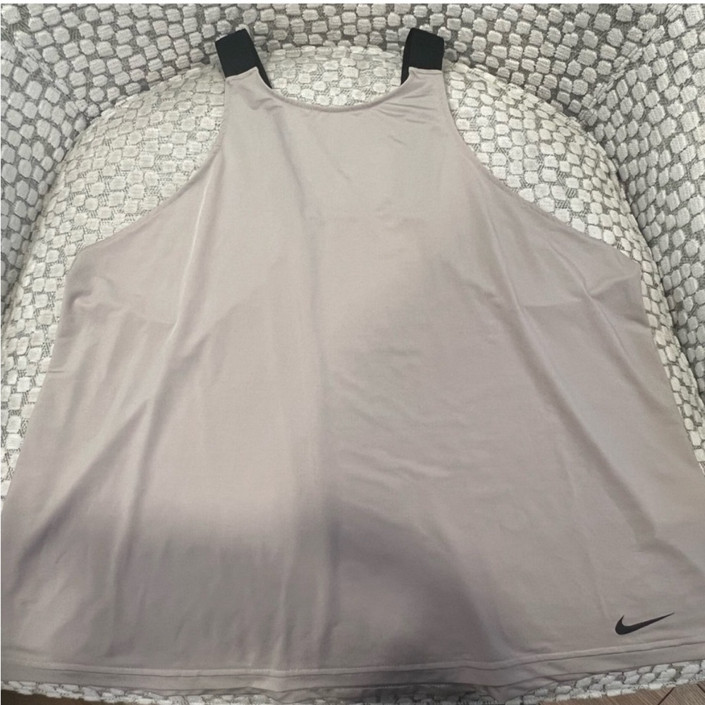 Nike Dri-FIT Workout Tank – Size L